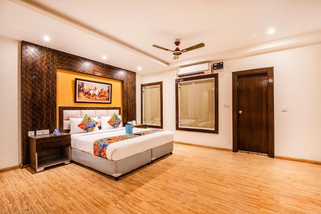 Fabhotel Shoba Estate Delhi Airport นิวเดลี ภายนอก รูปภาพ