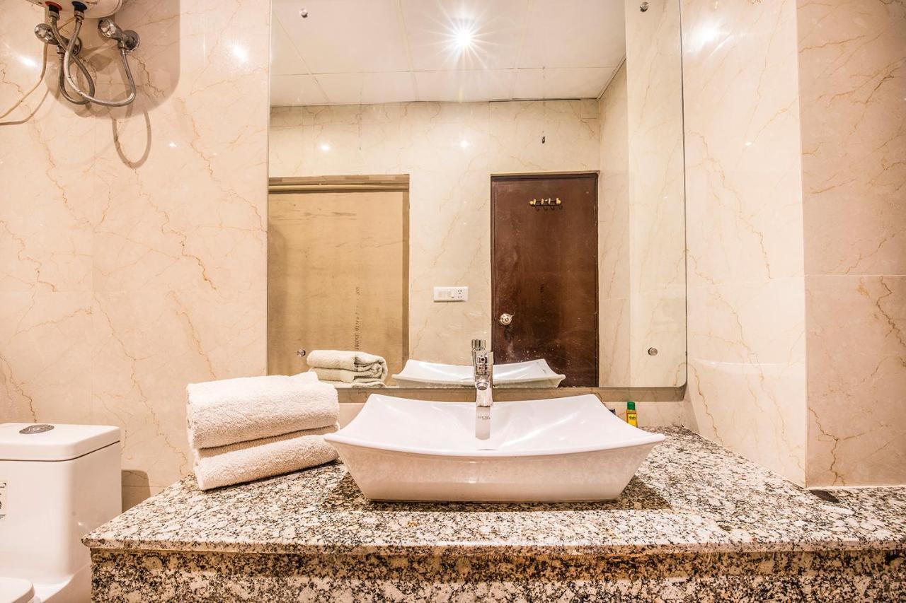 Fabhotel Shoba Estate Delhi Airport นิวเดลี ภายนอก รูปภาพ